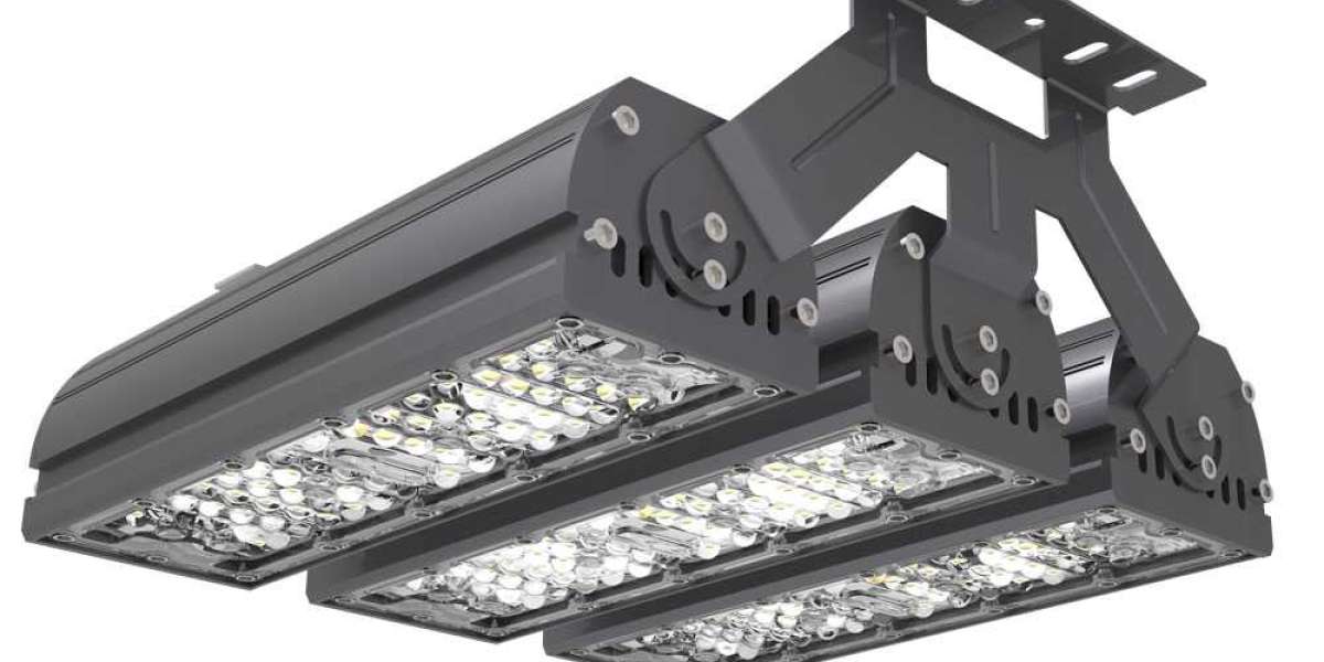 Ilumine Grandes Espaços com a Eficiência da Luminária LED High Bay 200W